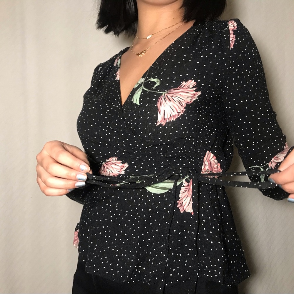 Floral wrap top - Picture 2 of 3